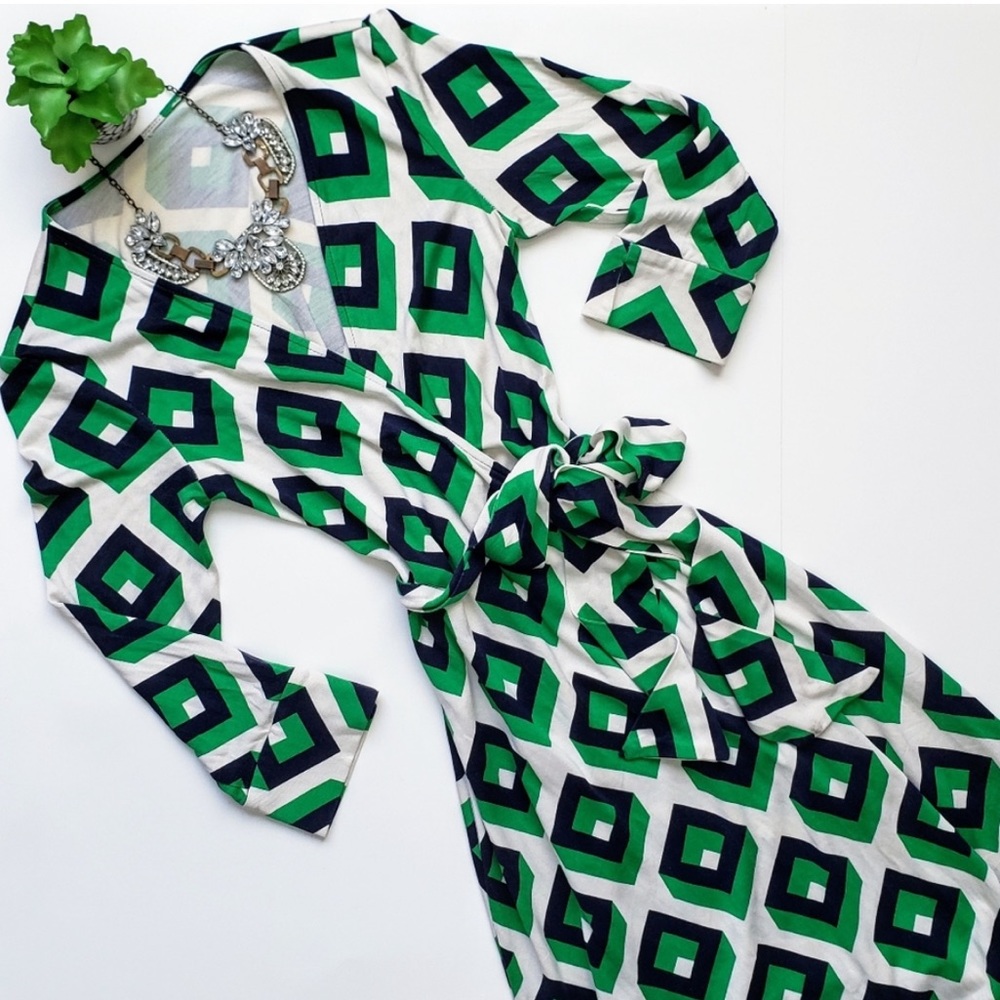 Diane Von Furstenberg DVF vintage geometric print silk wrap dress | Size 4